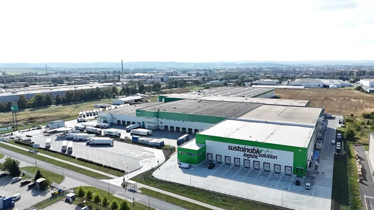 Letecký pohled na distribuční centrum HOPI Logistics Prostějov
