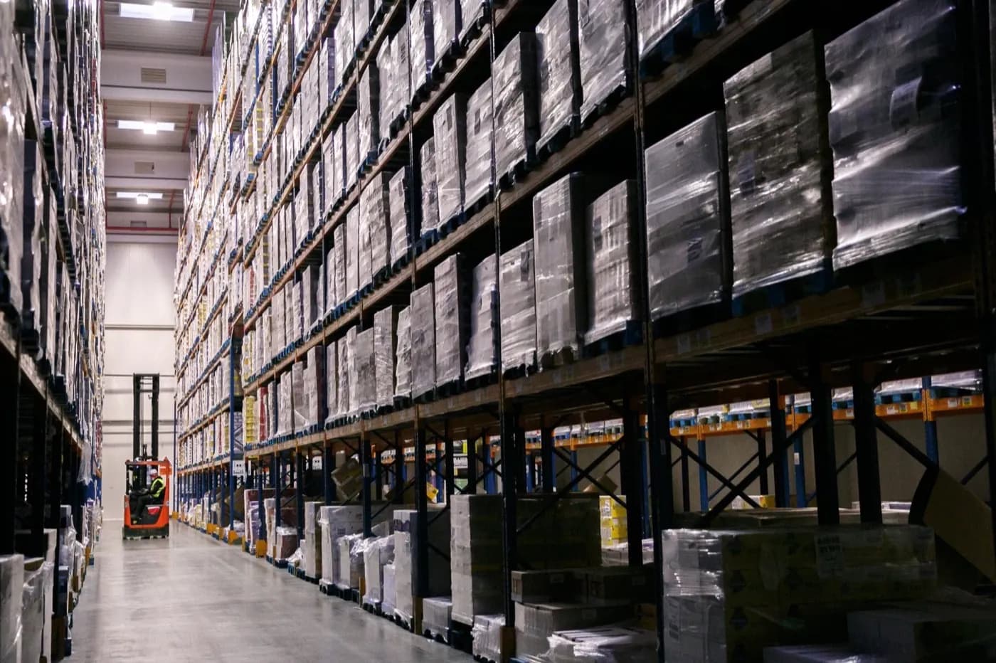 Pallet racking in a HOPI Logistics distribution centre